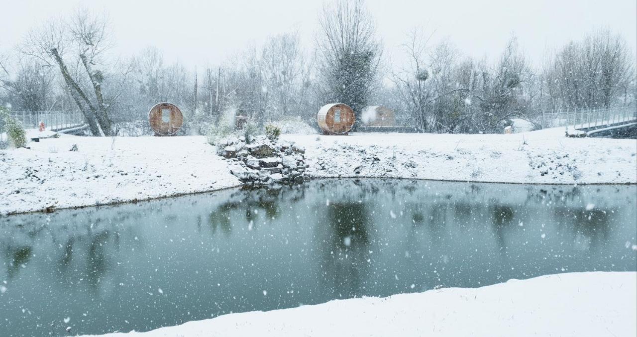 Lodges Des Grands Crus Chablis Bagian luar foto