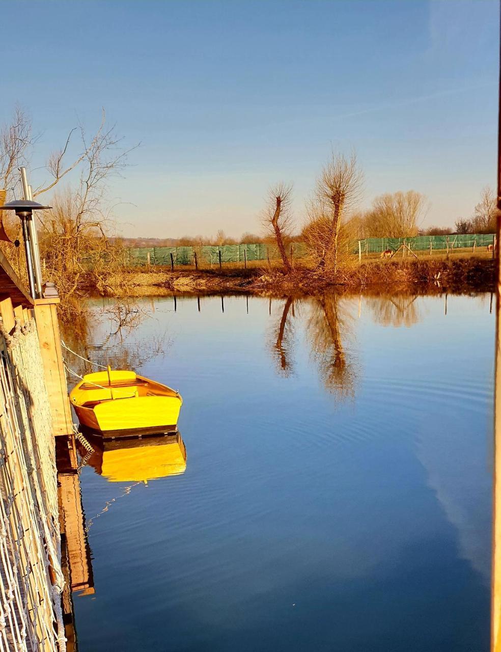 Lodges Des Grands Crus Chablis Bagian luar foto